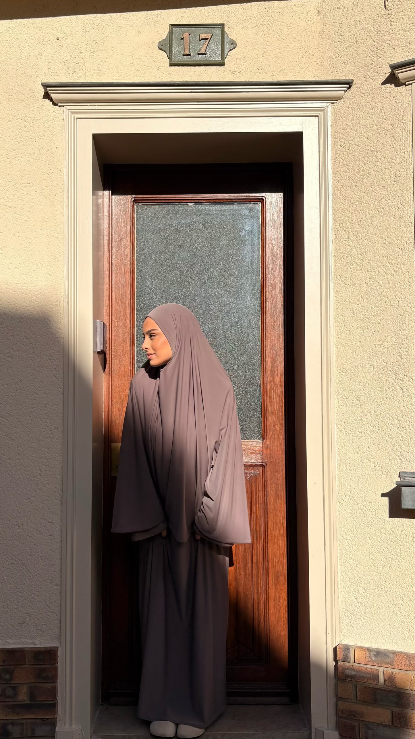 Robe et Khimar Taupe