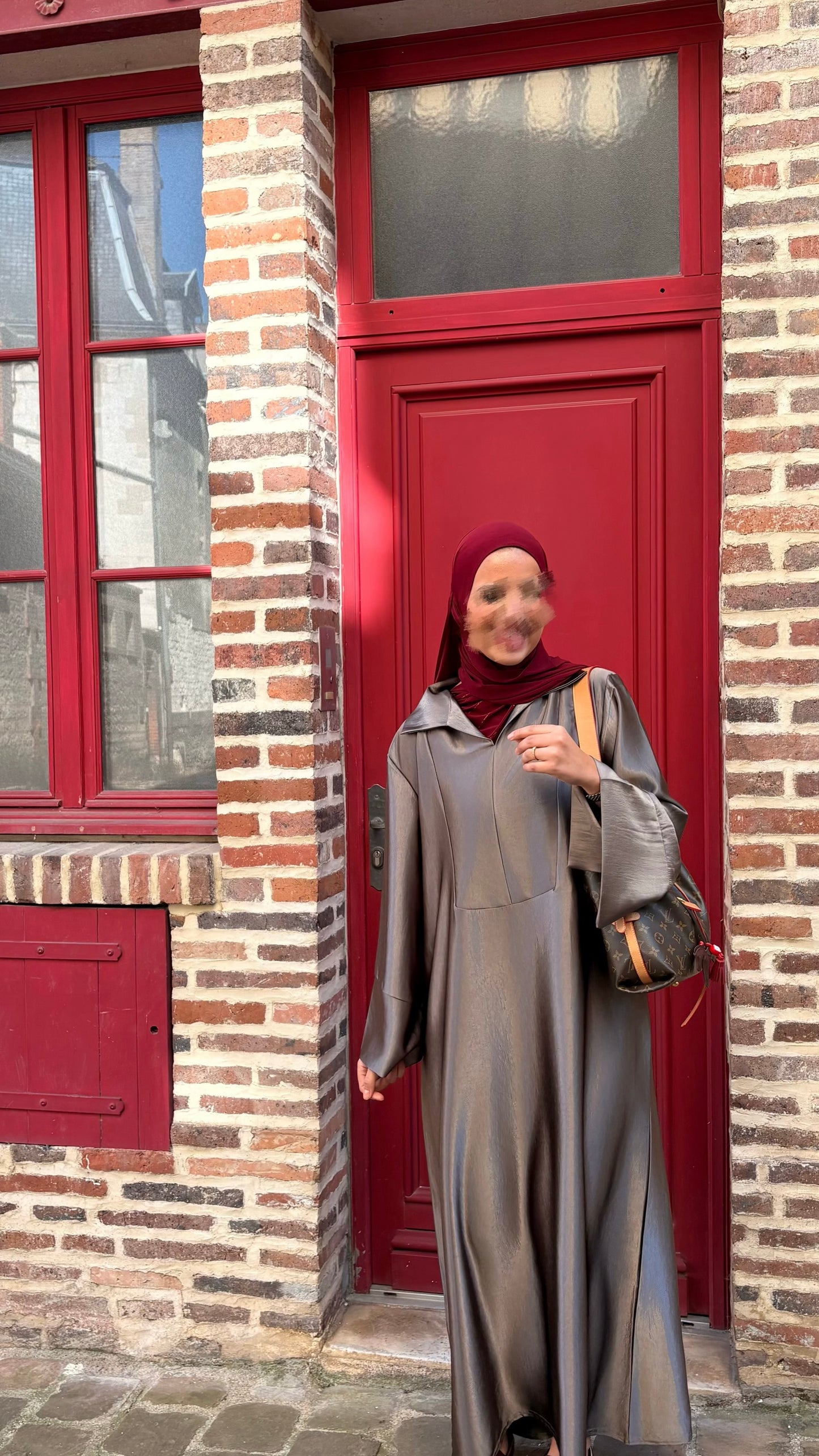 Robe satinée marron